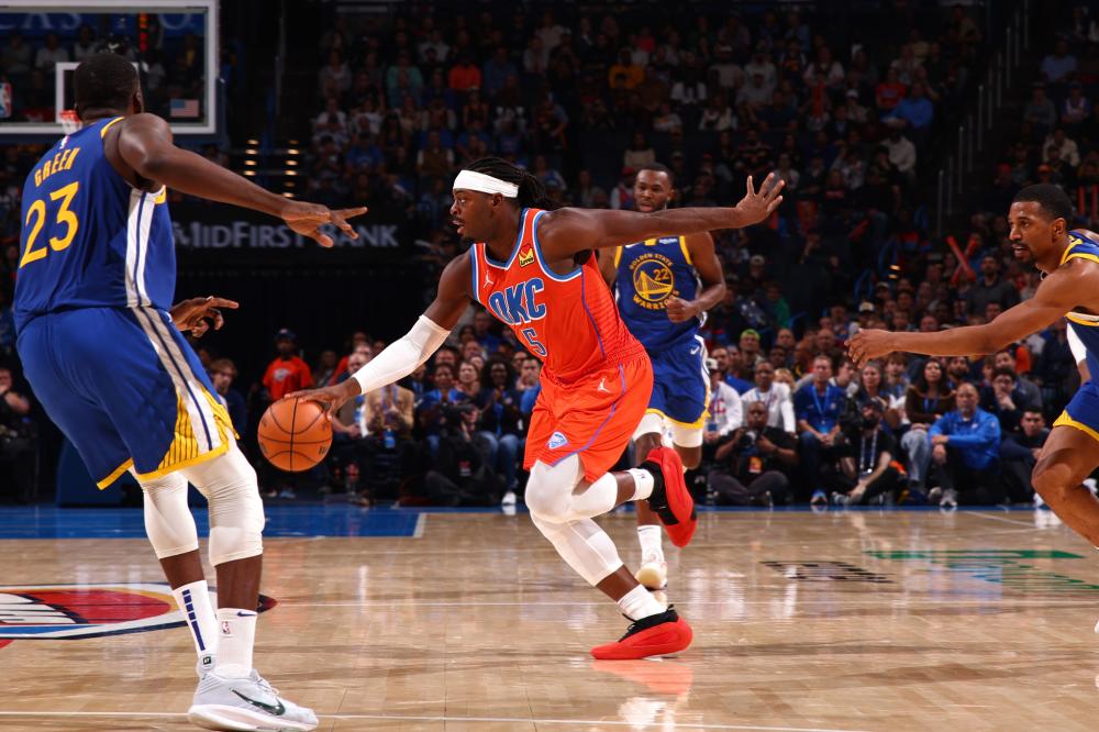 灯下的人 灯下的人