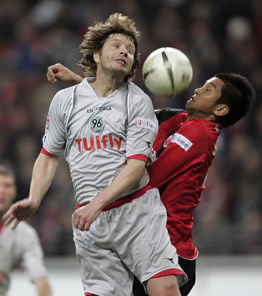 拍相持中依 拍相持中依